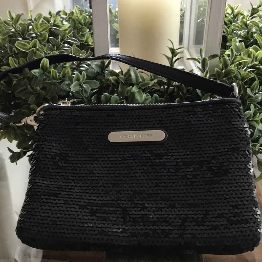 Michael Kors wristlet